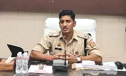 फ्लैशबैकः जब यह IPS शिकायत लेकर गये थे थाने- अब लोगों को दिला रहे इंसाफ फ्लैशबैकः जब यह IPS शिकायत लेकर गये थे थाने- अब लोगों को दिला रहे इंसाफ