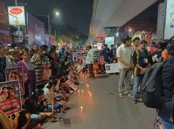 ममता के खिलाफ डॉक्टर ने फिर खोला मोर्चा-जूनियर डॉक्टरों ने की हड़ताल ममता के खिलाफ डॉक्टर ने फिर खोला मोर्चा-जूनियर डॉक्टरों ने की हड़ताल