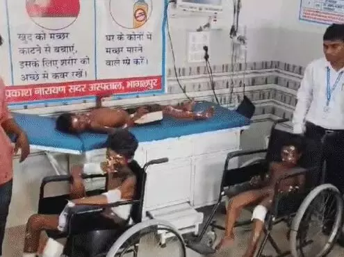 मैदान में हुए ब्लास्ट में सात बच्चे हुए घायल- 1 किलोमीटर तक सुनाई दी.. मैदान में हुए ब्लास्ट में सात बच्चे हुए घायल- 1 किलोमीटर तक सुनाई दी..