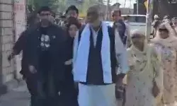 वोटर दनादन दबा रहे EVM के बटन- 1 बजे तक 44% वोटिंग- पोलिंग बूथों.. वोटर दनादन दबा रहे EVM के बटन- 1 बजे तक 44% वोटिंग- पोलिंग बूथों..