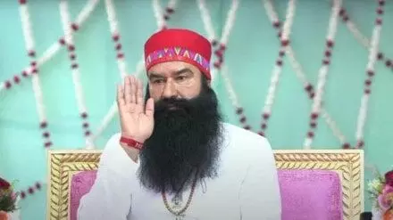 पैरोल मिलने के बाद बागपत पहुंचा गुरमीत राम रहीम- इलेक्शन से पहले मिली मंजूरी पैरोल मिलने के बाद बागपत पहुंचा गुरमीत राम रहीम- इलेक्शन से पहले मिली मंजूरी