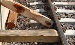 कंपनी की लापरवाही से बाल बाल होने से बचा रेल हादसा- लोको पायलट ने..