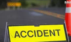 तेज रफ्तार कार ने ई रिक्शा में मारी टक्कर- मां बेटे की मौत- एक गंभीर