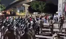 नरसिंहानंद की टिप्पणी पर अमरावती में बवाल- भीड़ का थाने पर हमला