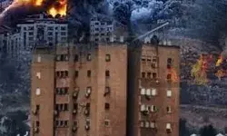 बेरुत में इजरायली हमलों से फिर मची तबाही- आकाश में धुएं के गुब्बार... बेरुत में इजरायली हमलों से फिर मची तबाही- आकाश में धुएं के गुब्बार...