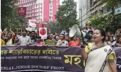 ट्यूशन से लौट रही कक्षा 4 की स्टूडेंट की रेप के बाद हत्या- नदी... ट्यूशन से लौट रही कक्षा 4 की स्टूडेंट की रेप के बाद हत्या- नदी...