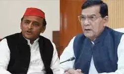 पार्ट 1: सपा और कैबिनेट मंत्री में छिड़ी जंग: तू-तू मैं-मैं पर आई बात पार्ट 1: सपा और कैबिनेट मंत्री में छिड़ी जंग: तू-तू मैं-मैं पर आई बात