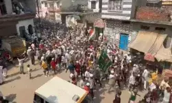 पैगंबर मोहम्मद पर टिप्पणी के विरोध में प्रदर्शन- पुलिस चौकी पर... पैगंबर मोहम्मद पर टिप्पणी के विरोध में प्रदर्शन- पुलिस चौकी पर...