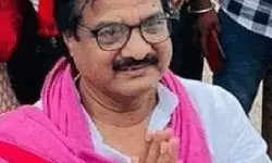 सपा सांसद के खिलाफ वारंट जारी- पुलिस को आदेश तुरंत करें गिरफ्तार सपा सांसद के खिलाफ वारंट जारी- पुलिस को आदेश तुरंत करें गिरफ्तार