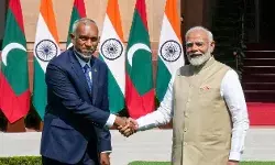 घुटनों में आए मुइज्जू ने पर्यटकों से लगाई मालदीव आने के गुहार घुटनों में आए मुइज्जू ने पर्यटकों से लगाई मालदीव आने के गुहार