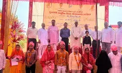 शादी के बंधन में बंधे सैंकड़ों जोड़ें- DM और नेताओं ने दिया आशीर्वाद शादी के बंधन में बंधे सैंकड़ों जोड़ें- DM और नेताओं ने दिया आशीर्वाद