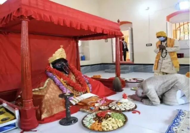 PM मोदी द्वारा भेंट किया गया काली मां का मुकुट मंदिर से हुआ चोरी PM मोदी द्वारा भेंट किया गया काली मां का मुकुट मंदिर से हुआ चोरी