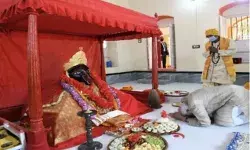 PM मोदी द्वारा भेंट किया गया काली मां का मुकुट मंदिर से हुआ चोरी PM मोदी द्वारा भेंट किया गया काली मां का मुकुट मंदिर से हुआ चोरी