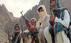 खदान पर आतंकियों का बड़ा हमला- 20 लोगों को गोलियों से भूना खदान पर आतंकियों का बड़ा हमला- 20 लोगों को गोलियों से भूना