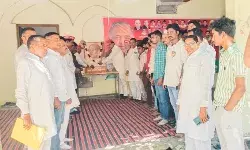 लोकनायक की जयंती पर सपाइयों ने लिया JP के आदर्शों पर चलने का संकल्प लोकनायक की जयंती पर सपाइयों ने लिया JP के आदर्शों पर चलने का संकल्प