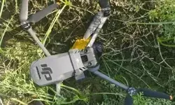 BSF ने सीमा पार से आए ड्रोन को चटाई धूल- पिस्टल एवं मैगजीन बरामद BSF ने सीमा पार से आए ड्रोन को चटाई धूल- पिस्टल एवं मैगजीन बरामद