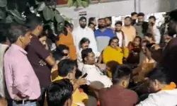 डग्गामारी को लेकर बवाल- BJP ने समर्थकों संग डाला थाने में डेरा