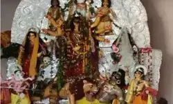 बदमाशों का देवी के घर धावा- देवी मंदिर से ले उड़े 10 लाख के गहने बदमाशों का देवी के घर धावा- देवी मंदिर से ले उड़े 10 लाख के गहने