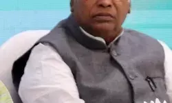 पीएम पर खड़गे का तीखा हमला- भाजपा को बताया आतंकियों की पार्टी पीएम पर खड़गे का तीखा हमला- भाजपा को बताया आतंकियों की पार्टी