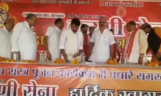 MLA थप्पड़ कांड- समारोह आयोजित कर अधिवक्ता का किया सम्मान