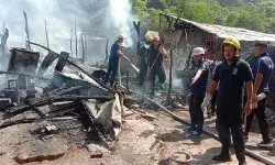 चंडी बस्ती में लगी आग- मची अफरातफरी- लोगों के आशियाने जलकर खाक