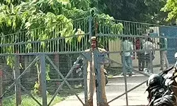 थाने पर धरना देने जा रहे रिटायर्ड आईपीएस को किया नजर बंद थाने पर धरना देने जा रहे रिटायर्ड आईपीएस को किया नजर बंद