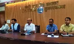 उपुचनाव को लेकर बैठक- डीएम बोले अच्छे से पढ़कर समझ लें मास्टर ट्रेनर्स