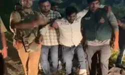 एनकाउंटर में लॉरेंस बिश्नोई गैंग के शूटर को लगी गोली- सरेंडर करने को.. एनकाउंटर में लॉरेंस बिश्नोई गैंग के शूटर को लगी गोली- सरेंडर करने को..