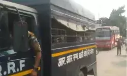 बहराइच हिंसा- CJM आवास पहुंचे पांचो आरोपी- रिमांड को लेकर... बहराइच हिंसा- CJM आवास पहुंचे पांचो आरोपी- रिमांड को लेकर...