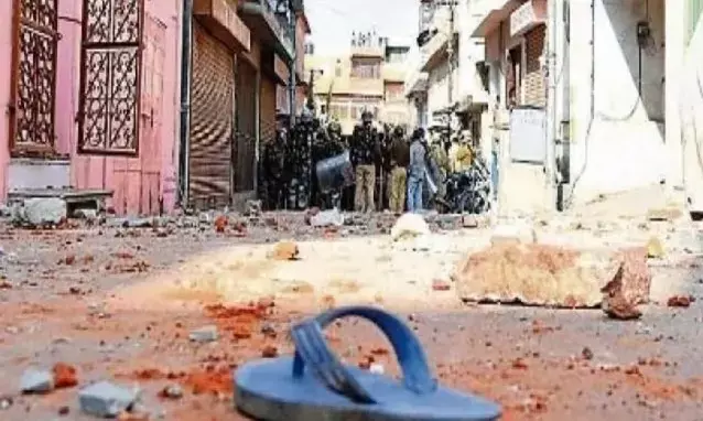 डासना देवी मंदिर पत्थरबाजी मामला-एक्शन में आई पुलिस- 2 पत्थरबाज अरेस्ट