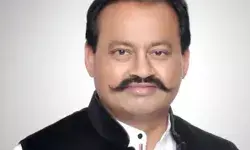 बसपा ने डिक्लेअर किये प्रत्याशी का काटा पत्ता- अब इन्हें दिया गया टिकट बसपा ने डिक्लेअर किये प्रत्याशी का काटा पत्ता- अब इन्हें दिया गया टिकट