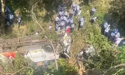 मोरनी हिल्स घूमने जा रहे स्कूली बच्चों की बस खाई में गिरी- दर्जनों.... मोरनी हिल्स घूमने जा रहे स्कूली बच्चों की बस खाई में गिरी- दर्जनों....