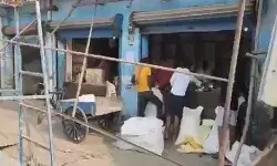 बहराइच हिंसा- सामने आए नाम- इनके घरों पर चलेगा बाबा का बुलडोजर बहराइच हिंसा- सामने आए नाम- इनके घरों पर चलेगा बाबा का बुलडोजर