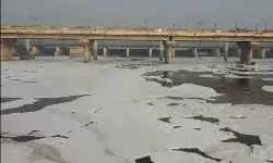 अब यमुना में झाग को लेकर AAP व BJP में शुरू हुआ क्लेश अब यमुना में झाग को लेकर AAP व BJP में शुरू हुआ क्लेश