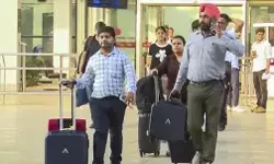 विमानों में बम की धमकी की गिरी गाज- डीजीसीए प्रमुख को हटाया विमानों में बम की धमकी की गिरी गाज- डीजीसीए प्रमुख को हटाया