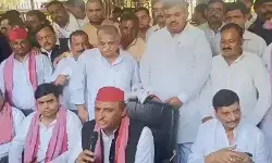 बहराइच हिंसा- अखिलेश ने बीजेपी पर लगाया दंगा कराने का आरोप बहराइच हिंसा- अखिलेश ने बीजेपी पर लगाया दंगा कराने का आरोप