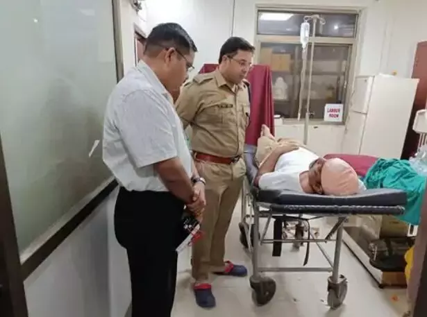 रेप के आरोपी को पकड़ने गई पुलिस पर महिलाओं का हमला
