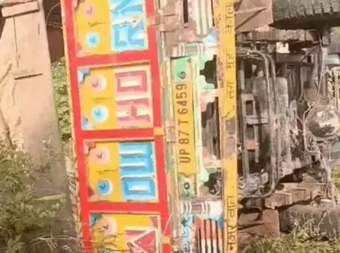 धान बेचने जा रहे 3 किसानों की कैंटर ने ऐसे ले ली जान- चौथे की.. धान बेचने जा रहे 3 किसानों की कैंटर ने ऐसे ले ली जान- चौथे की..