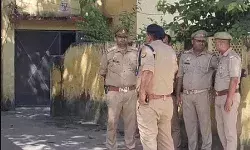सरकारी आवास में मिली ADM की लाश- कमिश्नर और DM पहुंचे मौके पर