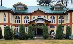 जम्मू कश्मीर के बारामूला कोर्ट में ग्रेनेड ब्लास्ट- पुलिस कर्मी घायल