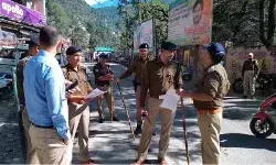 मस्जिद को लेकर बवाल- बाजार बंद- रैली रोकने को पुलिस ने लगायें बैरियर