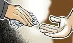 सवा लाख की रिश्वत लेते पकड़े गये आर्किटेक्ट और जेई- मची खलबली सवा लाख की रिश्वत लेते पकड़े गये आर्किटेक्ट और जेई- मची खलबली