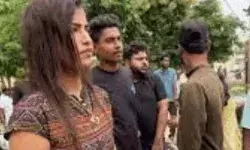 कांग्रेस नेत्री घोषित की गई भगोड़ी- घर और सार्वजनिक स्थानों पर.... कांग्रेस नेत्री घोषित की गई भगोड़ी- घर और सार्वजनिक स्थानों पर....