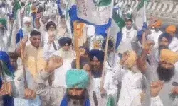 किसानों का हाईवे पर कब्जा- चार हाईवे अनिश्चितकाल के लिए बंद किसानों का हाईवे पर कब्जा- चार हाईवे अनिश्चितकाल के लिए बंद