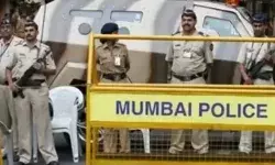 चुनावों को लेकर चौकसी- करोड़ों के कैश के साथ पांच लोग गिरफ्तार चुनावों को लेकर चौकसी- करोड़ों के कैश के साथ पांच लोग गिरफ्तार