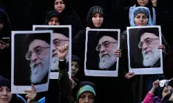 इसराइल के हमलों के बीच ईरान को बड़ा झटका- बिगडी सर्वोच्च नेता की तबीयत इसराइल के हमलों के बीच ईरान को बड़ा झटका- बिगडी सर्वोच्च नेता की तबीयत