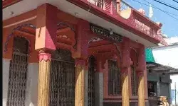 जबरिया राम मंदिर में घुसे तीन भाइयों ने पढी नमाज- बाहर मटके में... जबरिया राम मंदिर में घुसे तीन भाइयों ने पढी नमाज- बाहर मटके में...