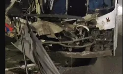 एयरपोर्ट जा रही बस की ट्रक के साथ टक्कर- ड्राइवर कंडक्टर के साथ... एयरपोर्ट जा रही बस की ट्रक के साथ टक्कर- ड्राइवर कंडक्टर के साथ...