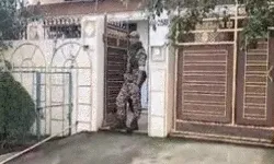 अब यहां भी हुआ दारू घोटाला- IAS समेत कई ठिकानों पर छापेमारी अब यहां भी हुआ दारू घोटाला- IAS समेत कई ठिकानों पर छापेमारी