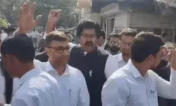 लाठी चार्ज के विरोध में यहां के वकील भी उतरे सड़क पर- किया प्रदर्शन लाठी चार्ज के विरोध में यहां के वकील भी उतरे सड़क पर- किया प्रदर्शन